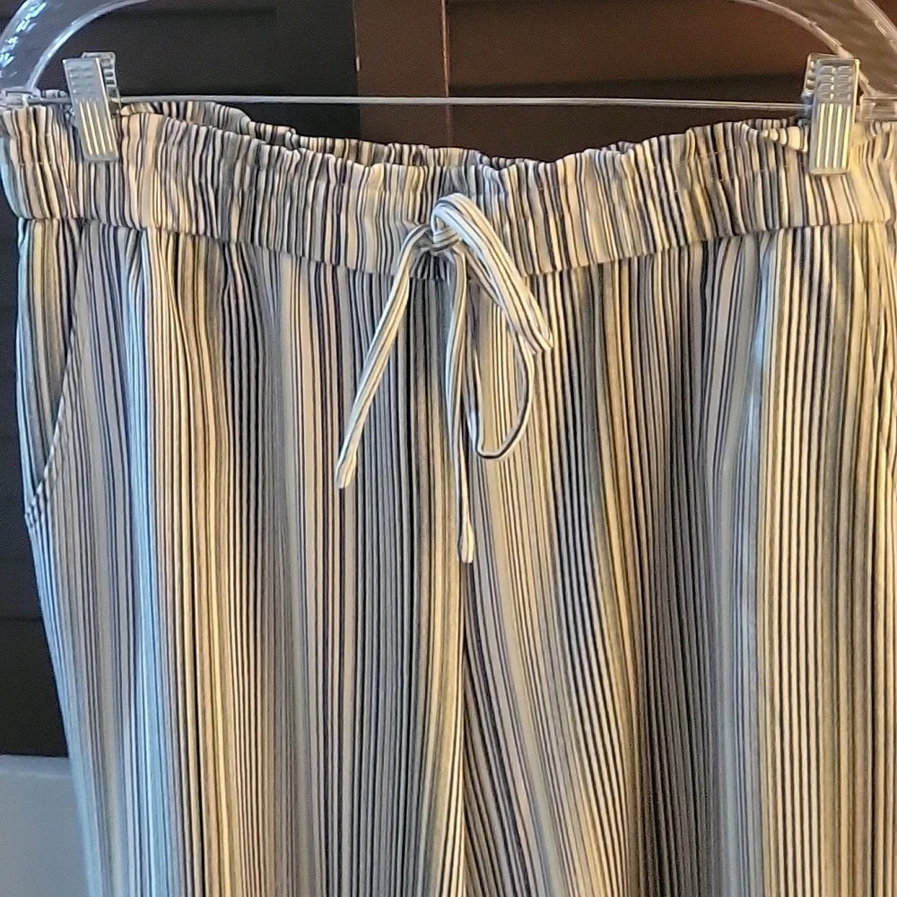 Striped pants - Picture 2 of 5